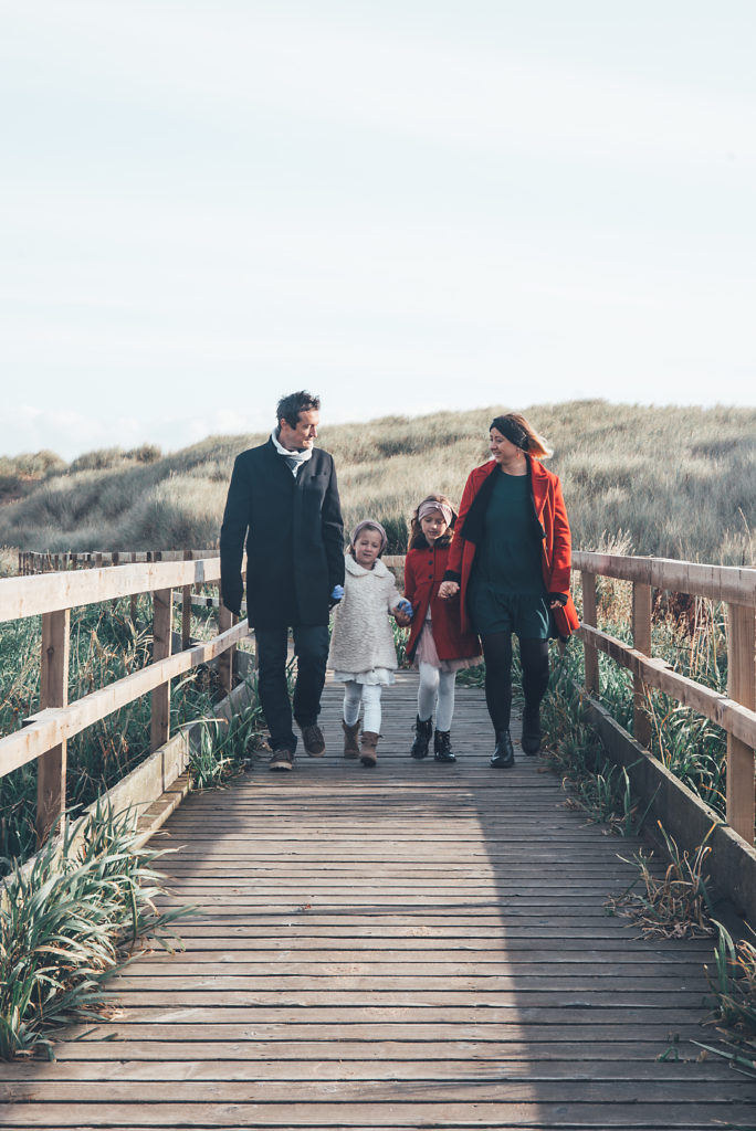 family photography tips Aberdeen. Family session in the beach
