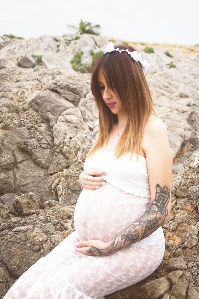 family photography tips Aberdeen. Maternity session beach
